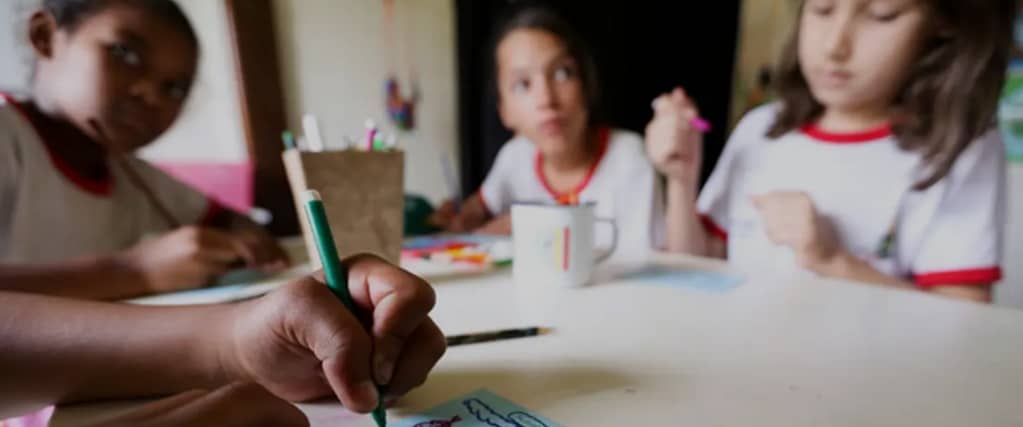 Estudo mostra que escolas com mais alunos negros têm piores estruturas