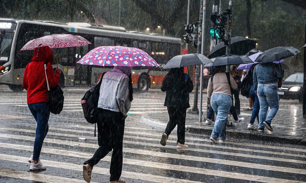 Chuvas devem ficar acima da média em maio no Norte e Sul, diz Inmet