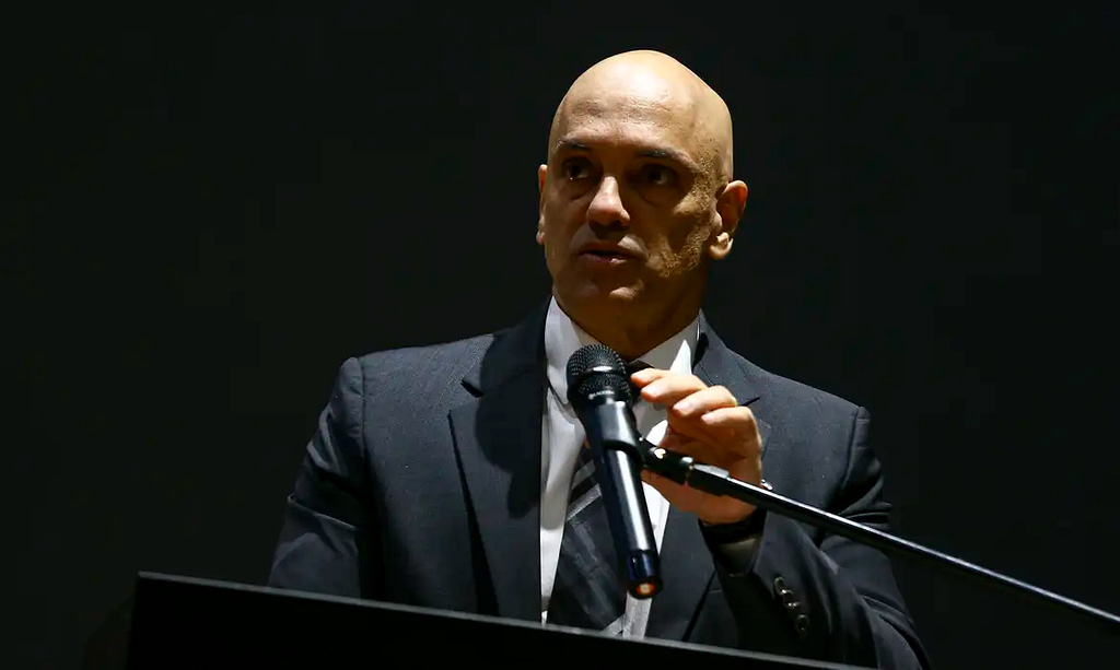 AGU pede ao STF apuração de posts com divulgação de decisões de Moraes