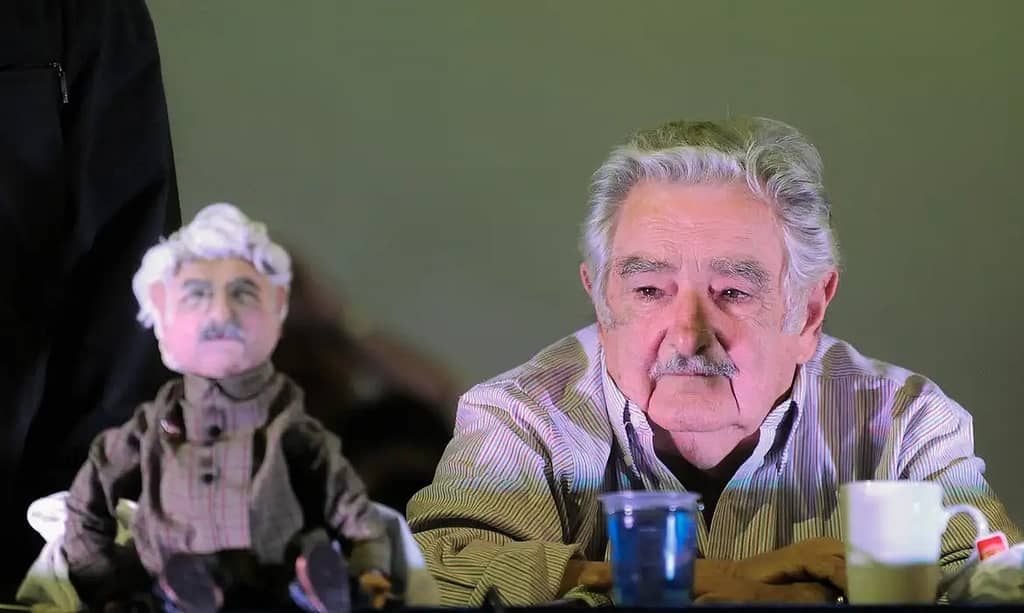 Pepe Mujica anuncia que está com câncer no esôfago