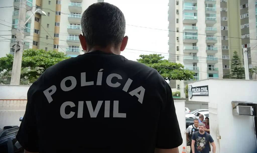 Polícia procura ladrões que roubaram computadores para escolas no Rio