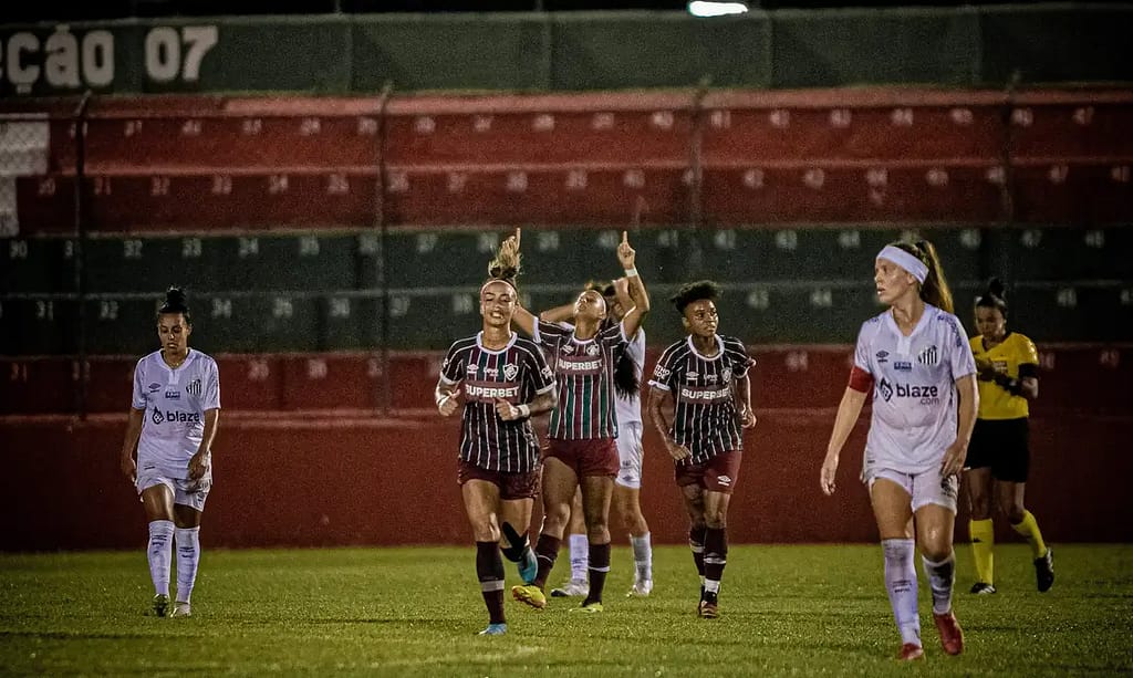 Flu arranca vitória de 1 a 0 sobre o Santos no Brasileiro Feminino