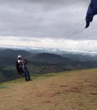 Homem que morreu em voo de parapente trabalhou na montagem dos estúdios Plox