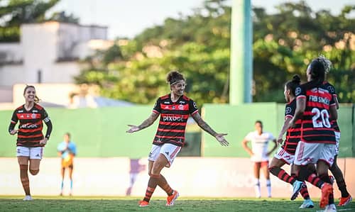 Cristiane marca dois e Fla vence Flu por 3 a 1 no Brasileiro Feminino