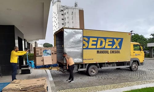 Correios suspendem recebimento de roupas doadas ao Rio Grande do Sul