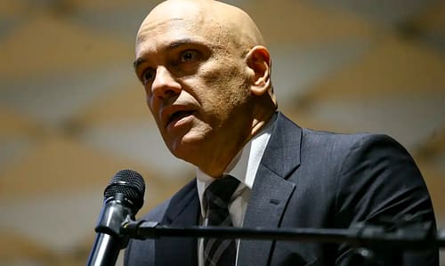 Moraes solta ex-assessor de Bolsonaro investigado por trama golpista