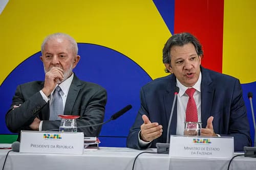 Lula comemora resultado do PIB e diz que país está no rumo certo