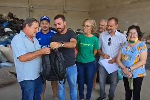 Mulheres encontram mochila com R$ 5 mil e devolvem ao dono em Ipatinga