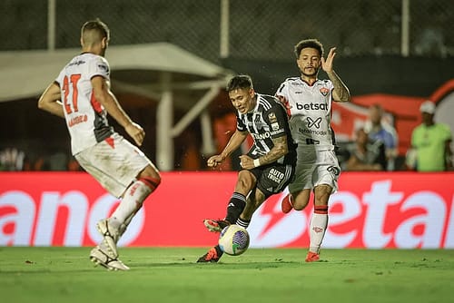 Mais um sapeca – Atlético cai de 4 para o Vitória com mais uma derrotado no Brasileirão