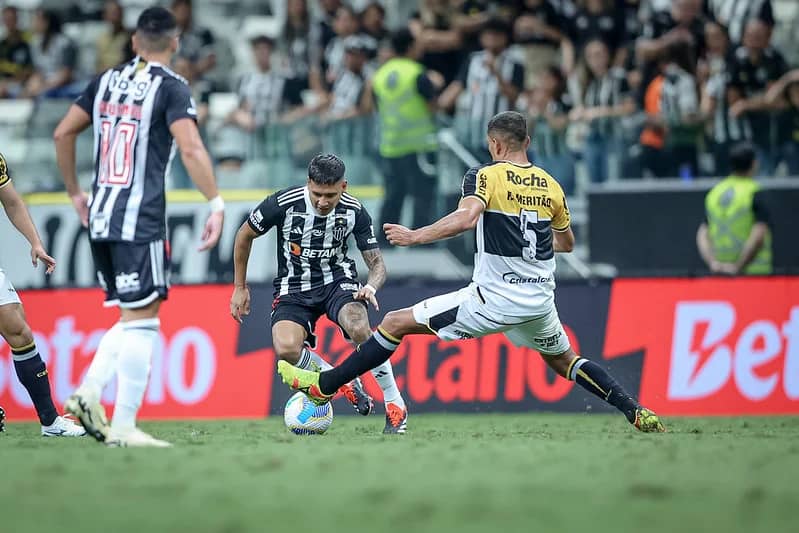 Galo só empata em casa com Criciúma, o placar foi 1 a 1, em noite de apagão literal.