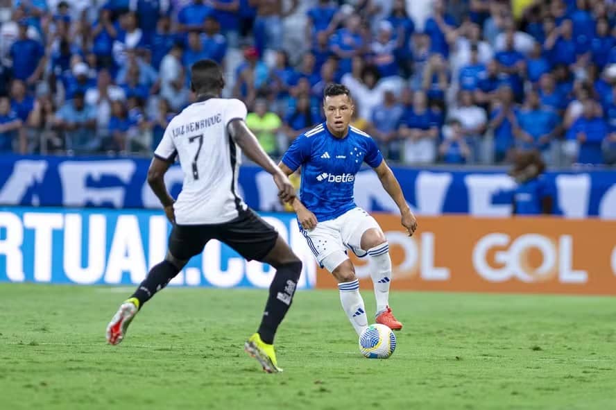 Cruzeiro estreia no Brasileirão com vitória de 3X2 sobre o Botafogo.