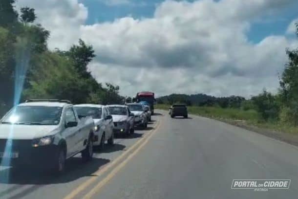 Trânsito está lento na BR-381 no vale do aço