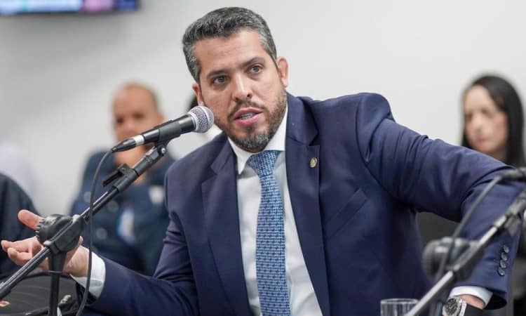 TRE condena deputado Rodrigo Amorim por violência política de gênero